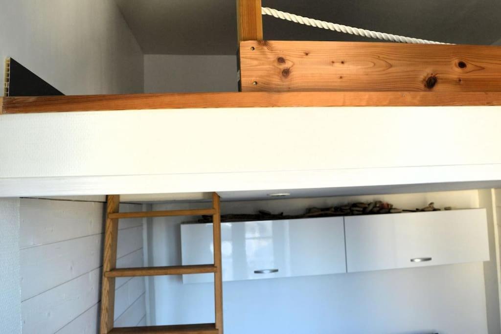 Le Joffre - Studio Sur La Digue En Centre Ville Arromanches-les-Bains Eksteriør billede